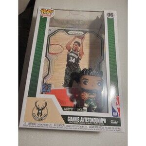 Giannis Antetokounmpo with Giant NBA Prizm Trading card#06